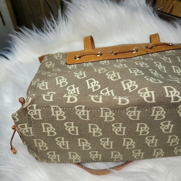 Vintage Dooney & Bourke - Picture 7 of 11